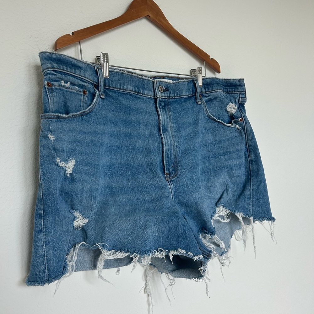 Abercrombie & Fitch The 4” High Rise Curve Love Mom Short - Picture 3 of 6